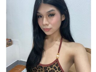 Online naked KyliHudson